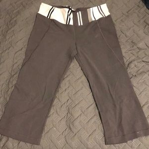 Lululemon Capri yoga pants